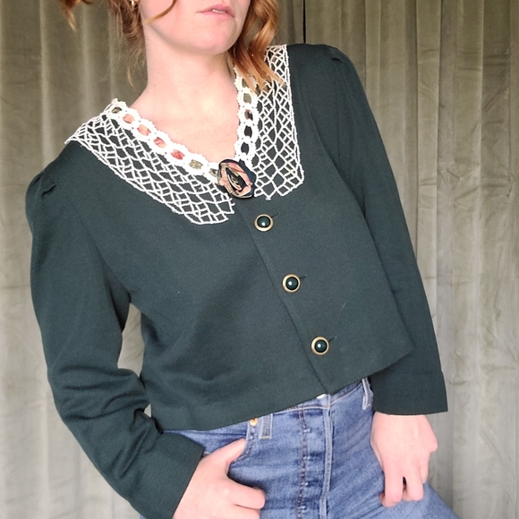Vintage Cottagecore Feminine Girly Green Floral Trimmed Cropped Cardigan - Picture 1 of 15